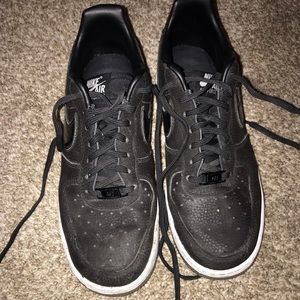 Black Nike Air Force 1